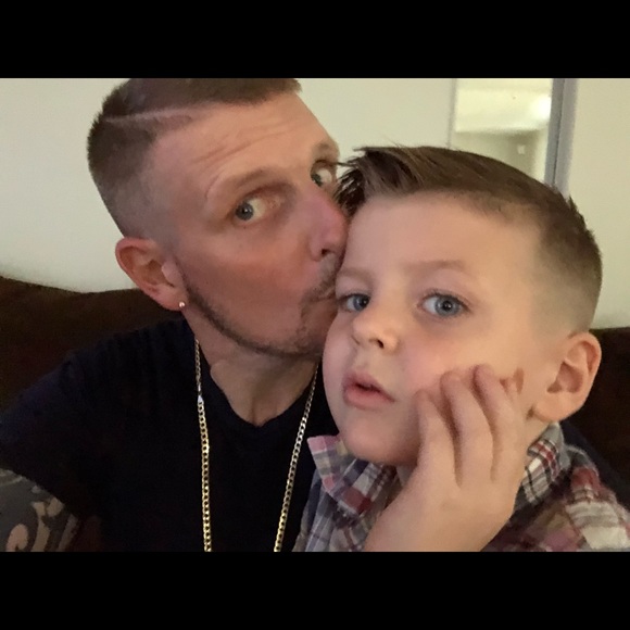 Meet your Posher, Andrew - Picture 2 of 12